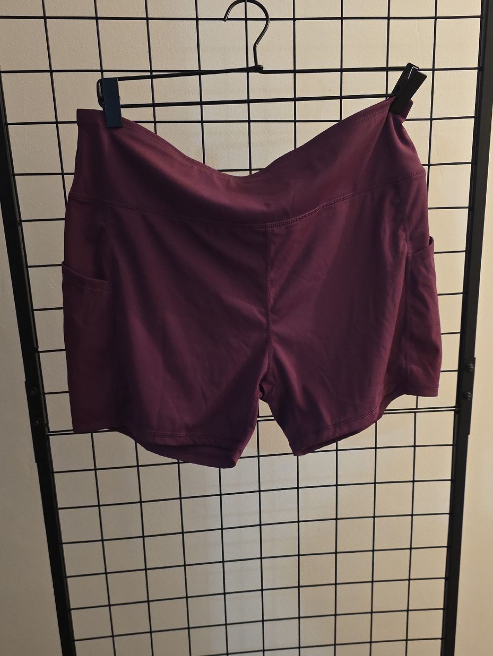 Women's High-Rise Pocket Active Shorts — Plum